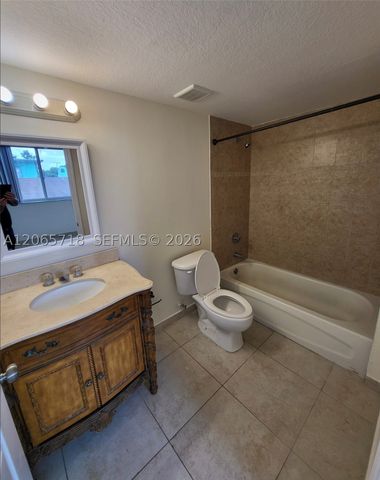 2647 NW 25th Ave 511, Miami, FL 33142