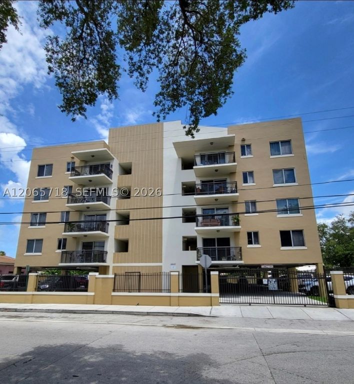 2647 NW 25th Ave 511, Miami, FL 33142