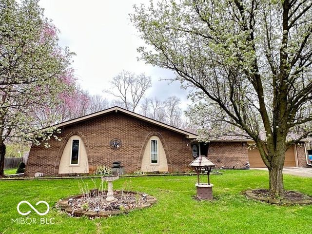 2120 Kitchen Drive, Anderson, IN 46017