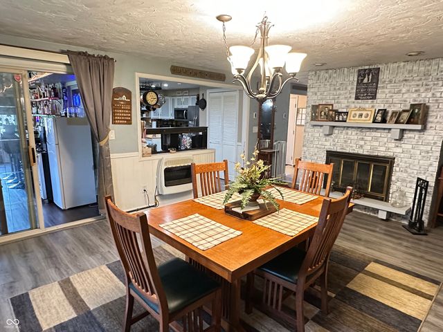 2120 Kitchen Drive, Anderson, IN 46017