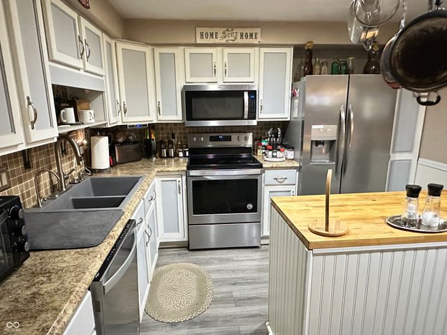 2120 Kitchen Drive, Anderson, IN 46017