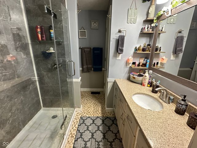 2120 Kitchen Drive, Anderson, IN 46017