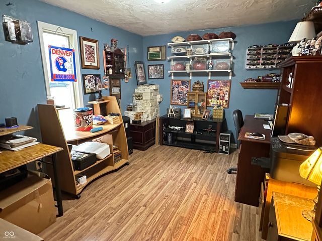 2120 Kitchen Drive, Anderson, IN 46017