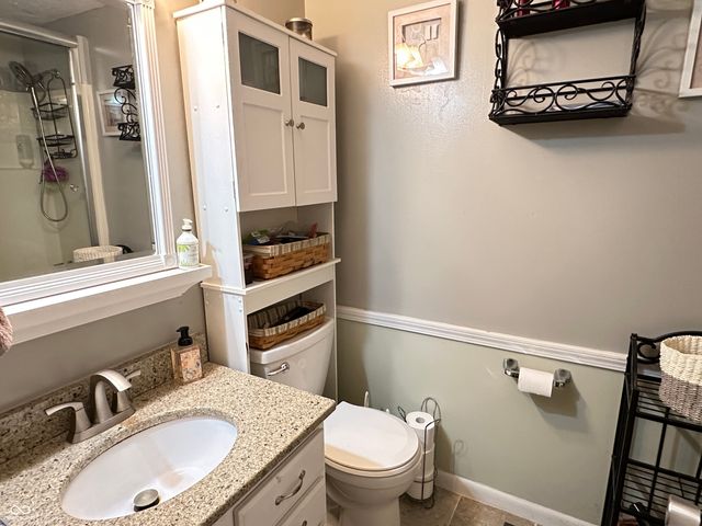 2120 Kitchen Drive, Anderson, IN 46017