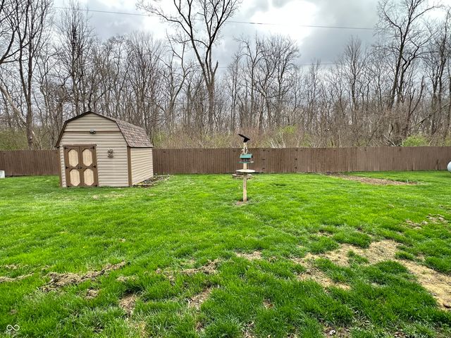 2120 Kitchen Drive, Anderson, IN 46017