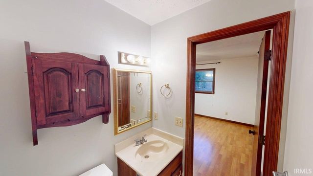 1138 Hochgesang Avenue, Jasper, IN 47546