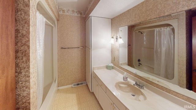 1138 Hochgesang Avenue, Jasper, IN 47546