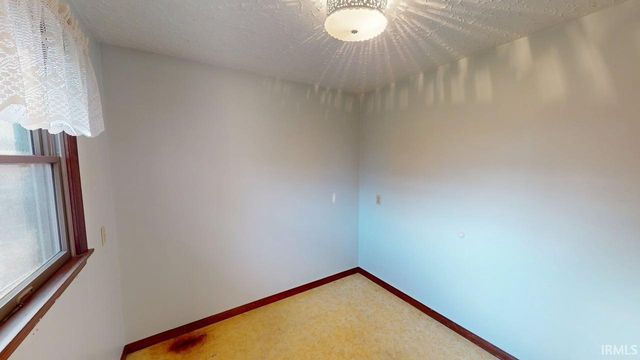 1138 Hochgesang Avenue, Jasper, IN 47546