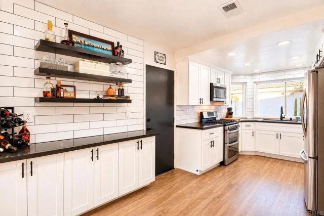 30451 Red River Circle, Temecula, CA 92591