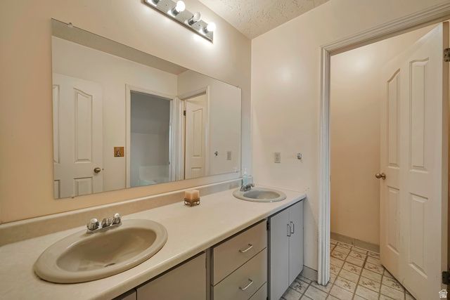 1481 W MIDAS CREEK DR, South Jordan, UT 84095