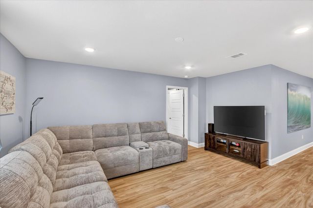 18433 Elkwood Dr., Gulfport, MS 39503