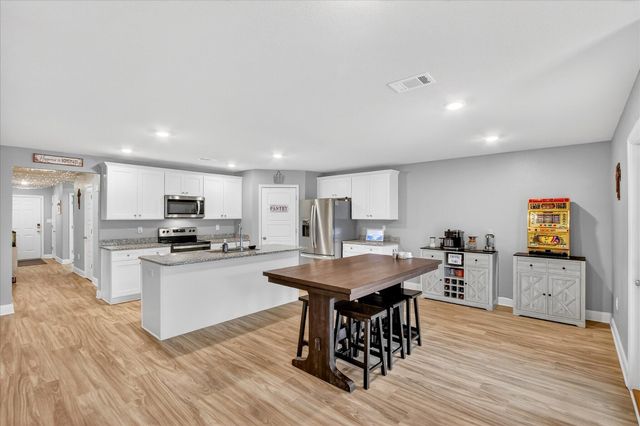 18433 Elkwood Dr., Gulfport, MS 39503