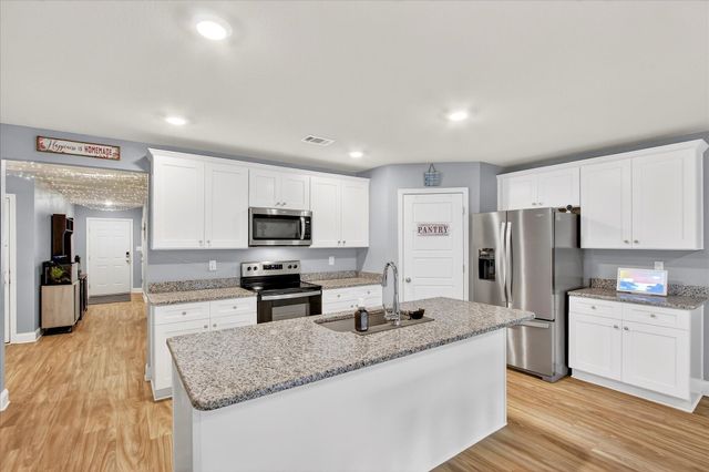 18433 Elkwood Dr., Gulfport, MS 39503