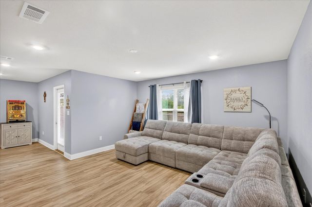 18433 Elkwood Dr., Gulfport, MS 39503