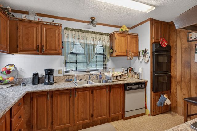 306 Lesa Lane, Stonewall, LA 71078