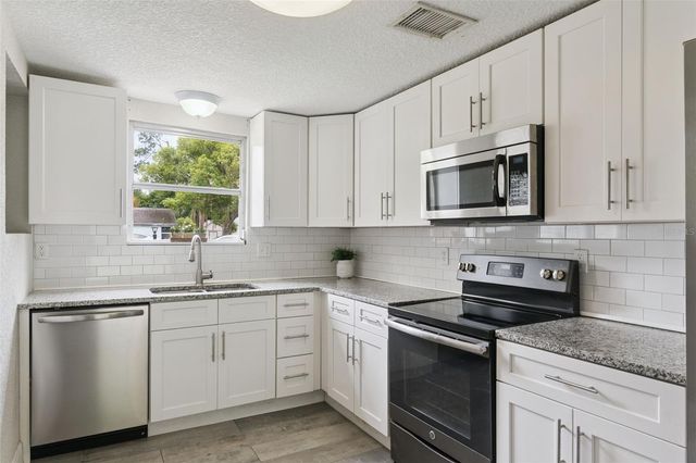 114 ANGELES ROAD, Debary, FL 32713