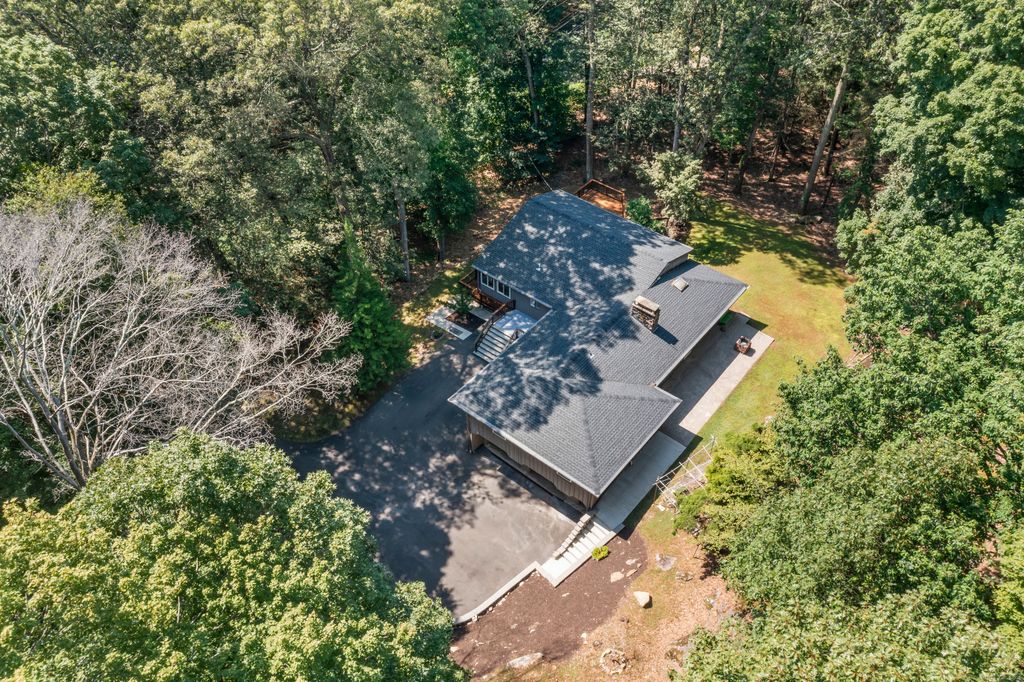 83 Buck Hill Road, Easton, CT 06612