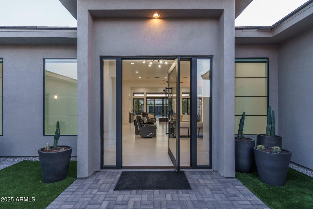 Image 6 of property listing at 16033 W CINNABAR Court, Waddell, AZ 85355