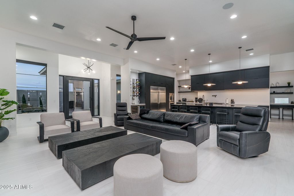 Image 8 of property listing at 16033 W CINNABAR Court, Waddell, AZ 85355