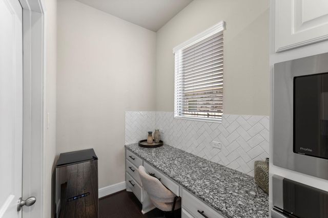 15313 Garnet Groves Drive, Conroe, TX 77302