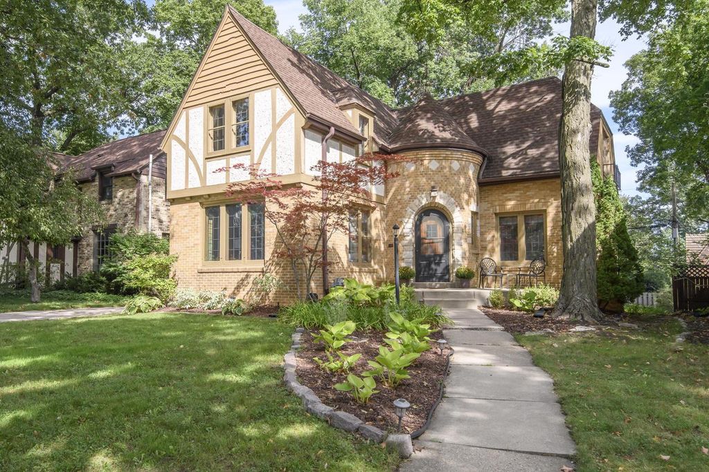 108 N 88th STREET, Wauwatosa, WI 53226
