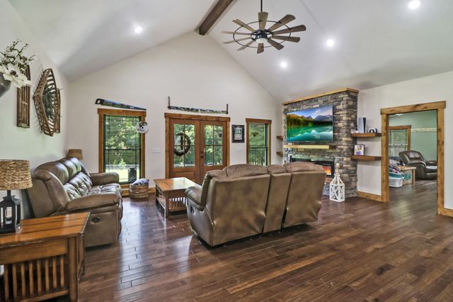 2810 Stockton Rd, Jamestown, TN 38556