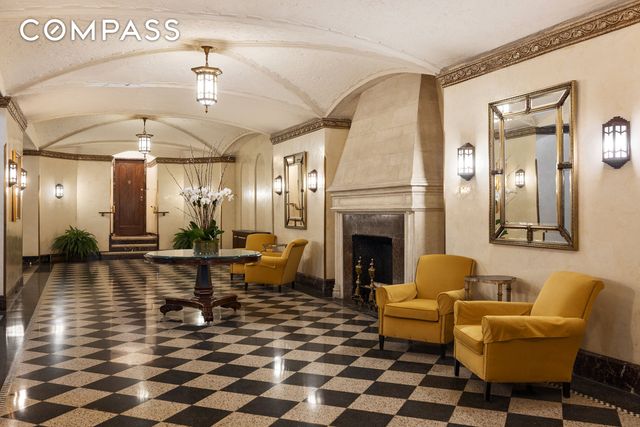 277 W End Ave Apt 5D, New York City, NY 10023