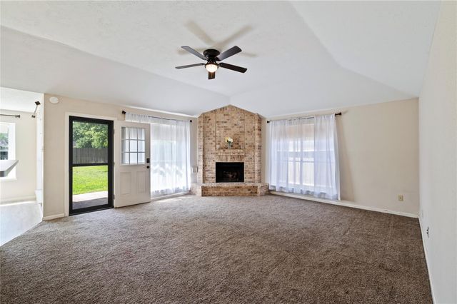 1911 Edinburg Avenue, League City, TX 77573