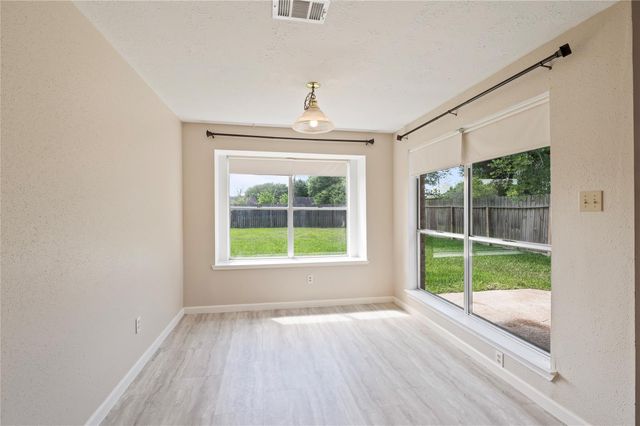 1911 Edinburg Avenue, League City, TX 77573