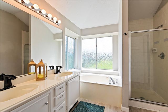 1911 Edinburg Avenue, League City, TX 77573