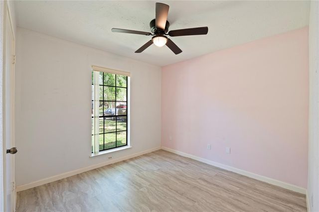 1911 Edinburg Avenue, League City, TX 77573