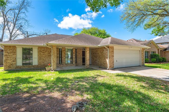 1911 Edinburg Avenue, League City, TX 77573