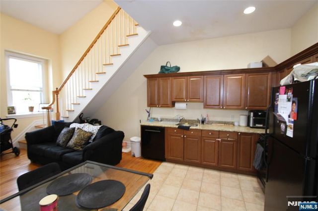 1 John Street 14, Haledon, NJ 07508