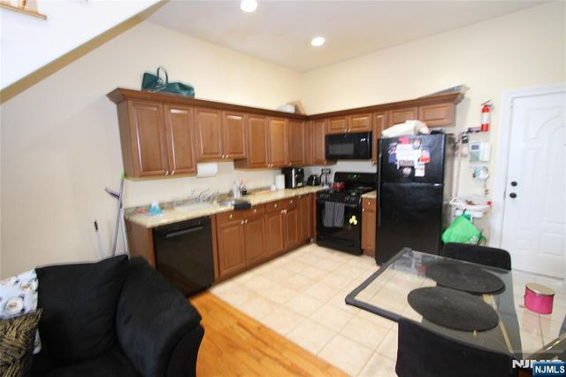 1 John Street 14, Haledon, NJ 07508