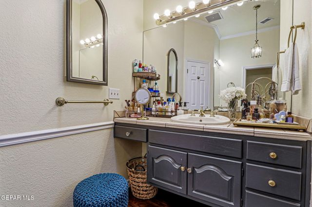 716 Willow Glen Drive, El Paso, TX 79922