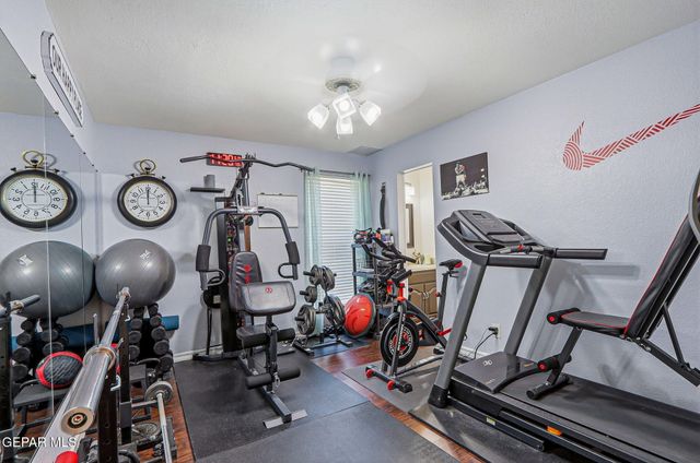 716 Willow Glen Drive, El Paso, TX 79922