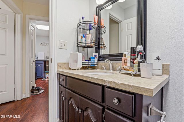 716 Willow Glen Drive, El Paso, TX 79922