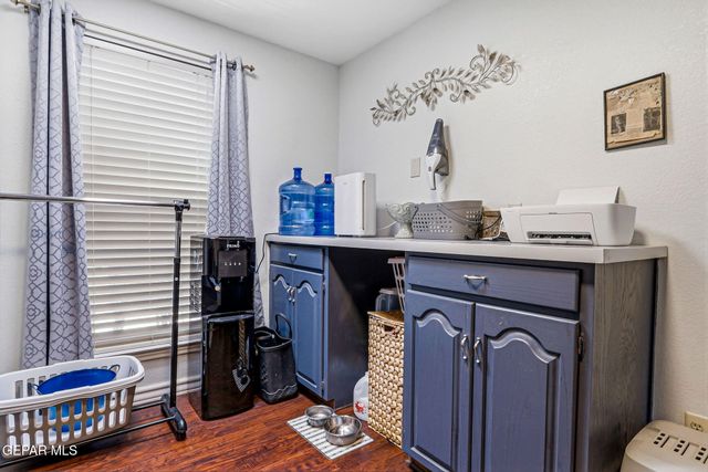 716 Willow Glen Drive, El Paso, TX 79922