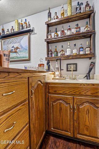 716 Willow Glen Drive, El Paso, TX 79922