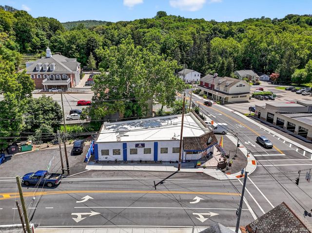 4 Oscawana Lake Road, Putnam Valley, NY 10579