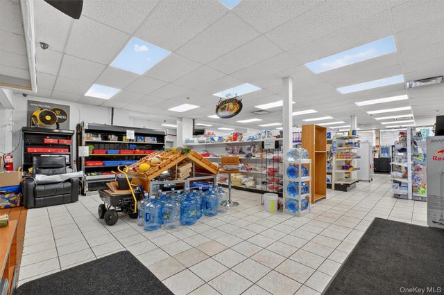 4 Oscawana Lake Road, Putnam Valley, NY 10579