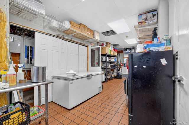 4 Oscawana Lake Road, Putnam Valley, NY 10579