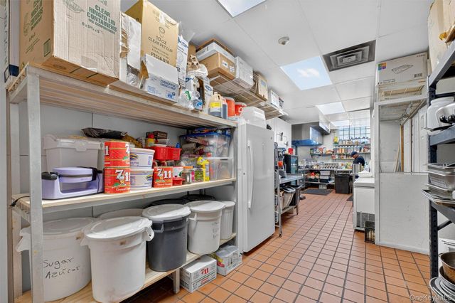 4 Oscawana Lake Road, Putnam Valley, NY 10579