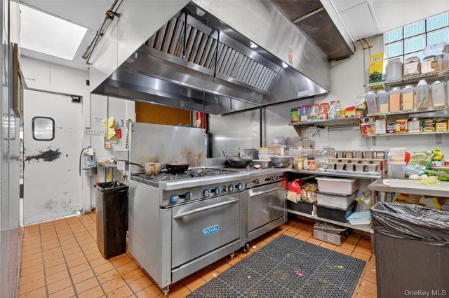 4 Oscawana Lake Road, Putnam Valley, NY 10579