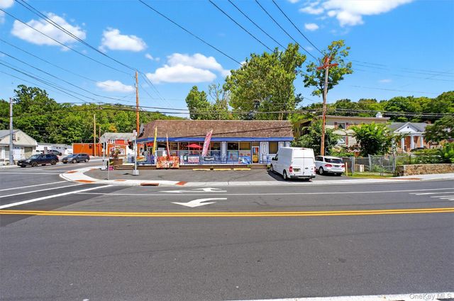 4 Oscawana Lake Road, Putnam Valley, NY 10579