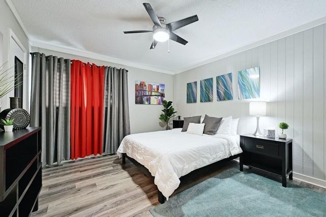 711 Eberhart LN 202, Austin, TX 78745