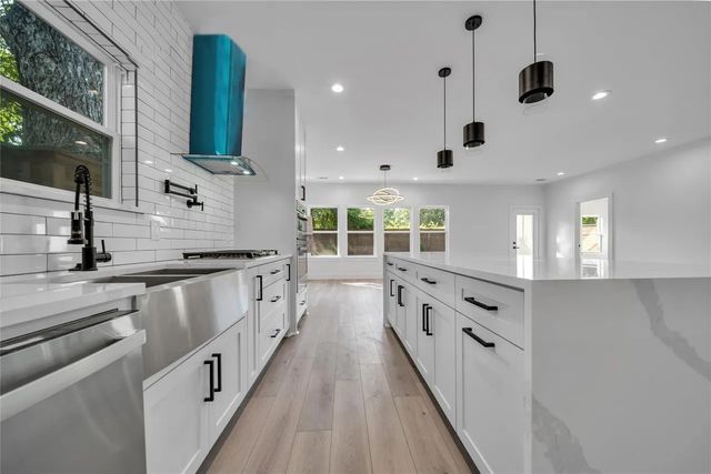 2230 Garden Drive, Dallas, TX 75215