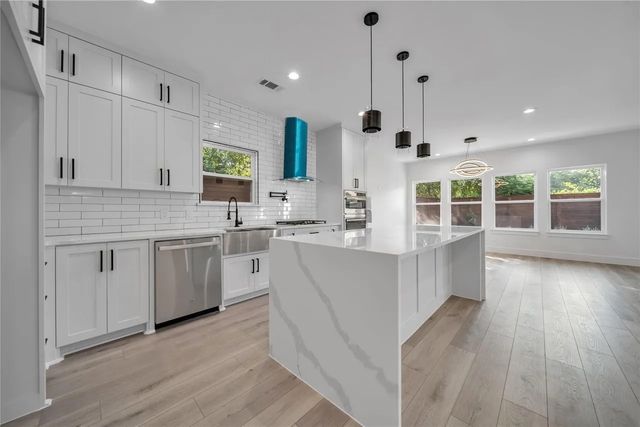 2230 Garden Drive, Dallas, TX 75215