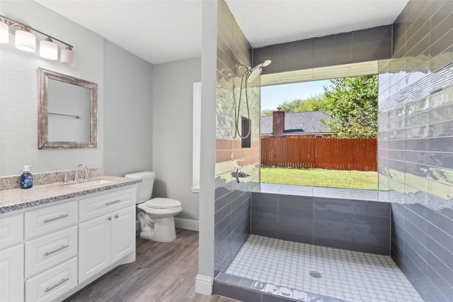 11710 Seawood Drive, Houston, TX 77089