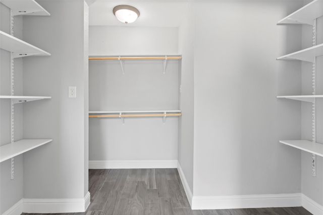 11710 Seawood Drive, Houston, TX 77089